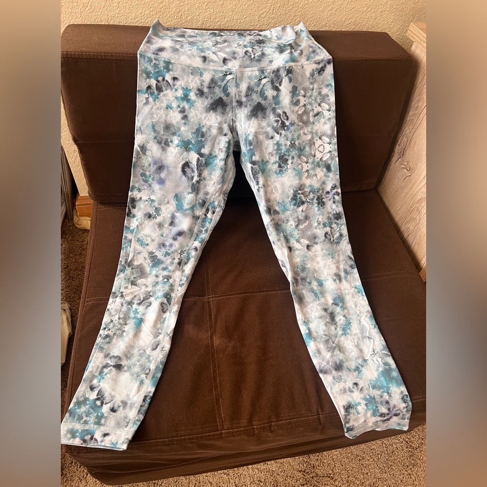 Lululemon leggings super cute